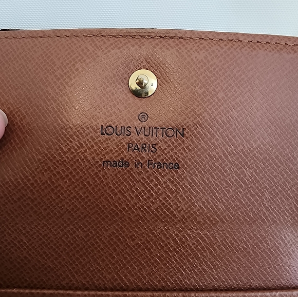 Louis Vuitton Monogram Elise Wallet - Picture 5 of 8